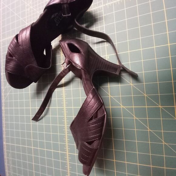 Shoes Aerosoles Heelrest Size 11 - Picture 3 of 4